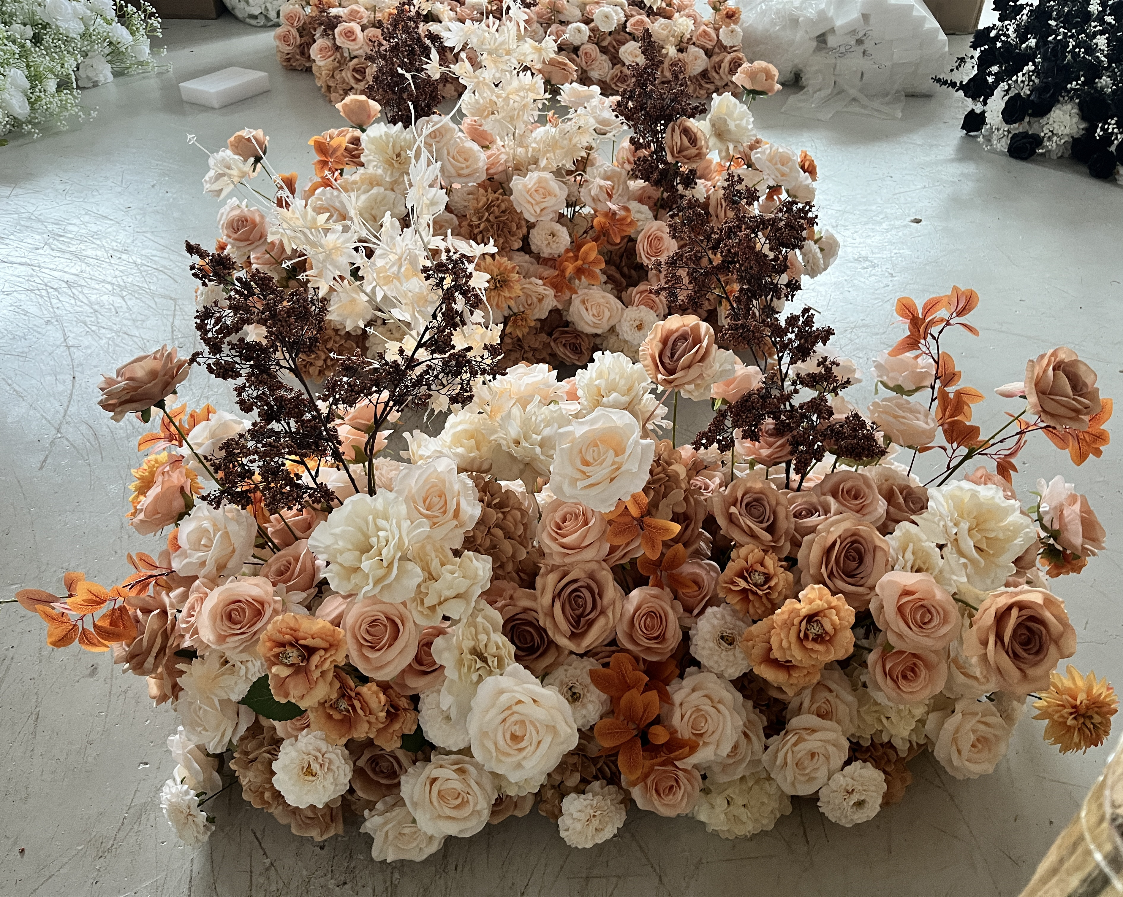 PPS Champagne Brown Kahki Artificial Silk Ground Flower Arrangement Flower Runner Arrangement for Wedding Party Event Decor