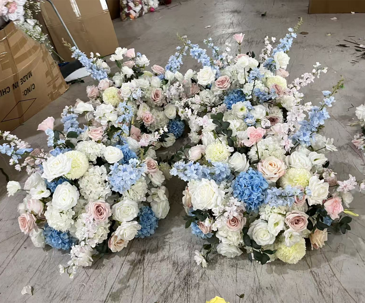 PPS Wholesale Artificial Pink Blue White Ground Flower Arrangement Silk Ground Arrangement for Wedding Decor